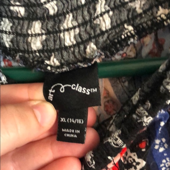 Floral Shorts - Picture 3 of 4